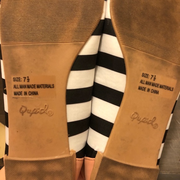 🎉HOST PICK🎉 Qupid Black and White Striped Flats - Picture 8 of 8